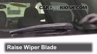 2010 pontiac vibe wiper blade size